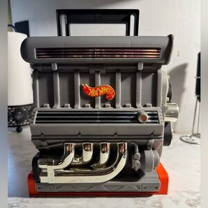 Vintage Mattel 1999 Hot Wheels V-8 STO-N-GO Engine Carrying Case